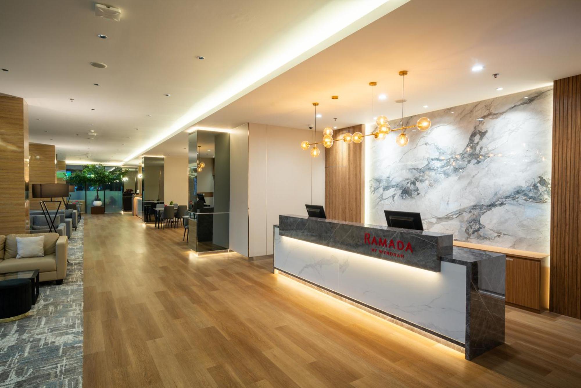 Ramada By Wyndham Serpong Zewnętrze zdjęcie